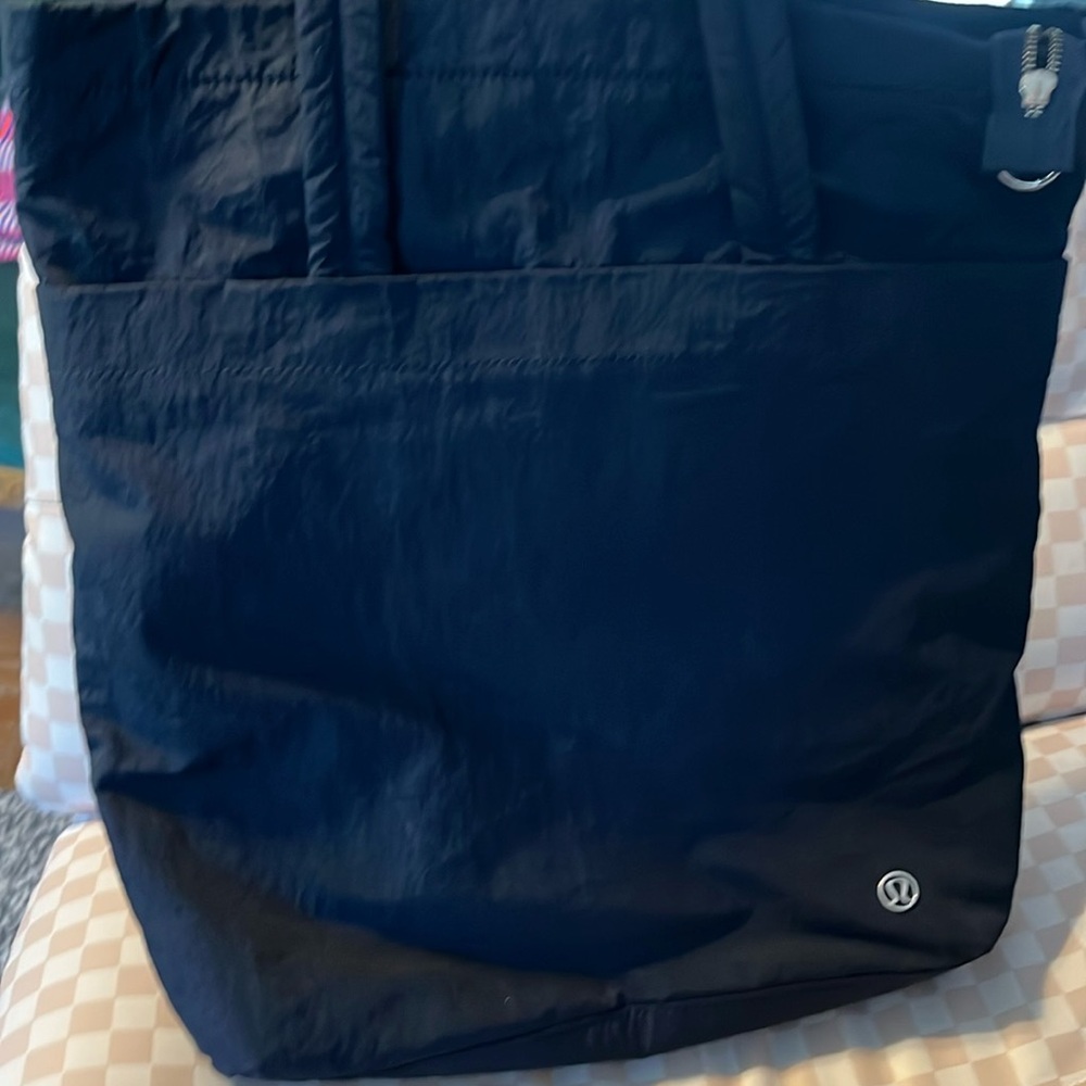 Lululemon tote